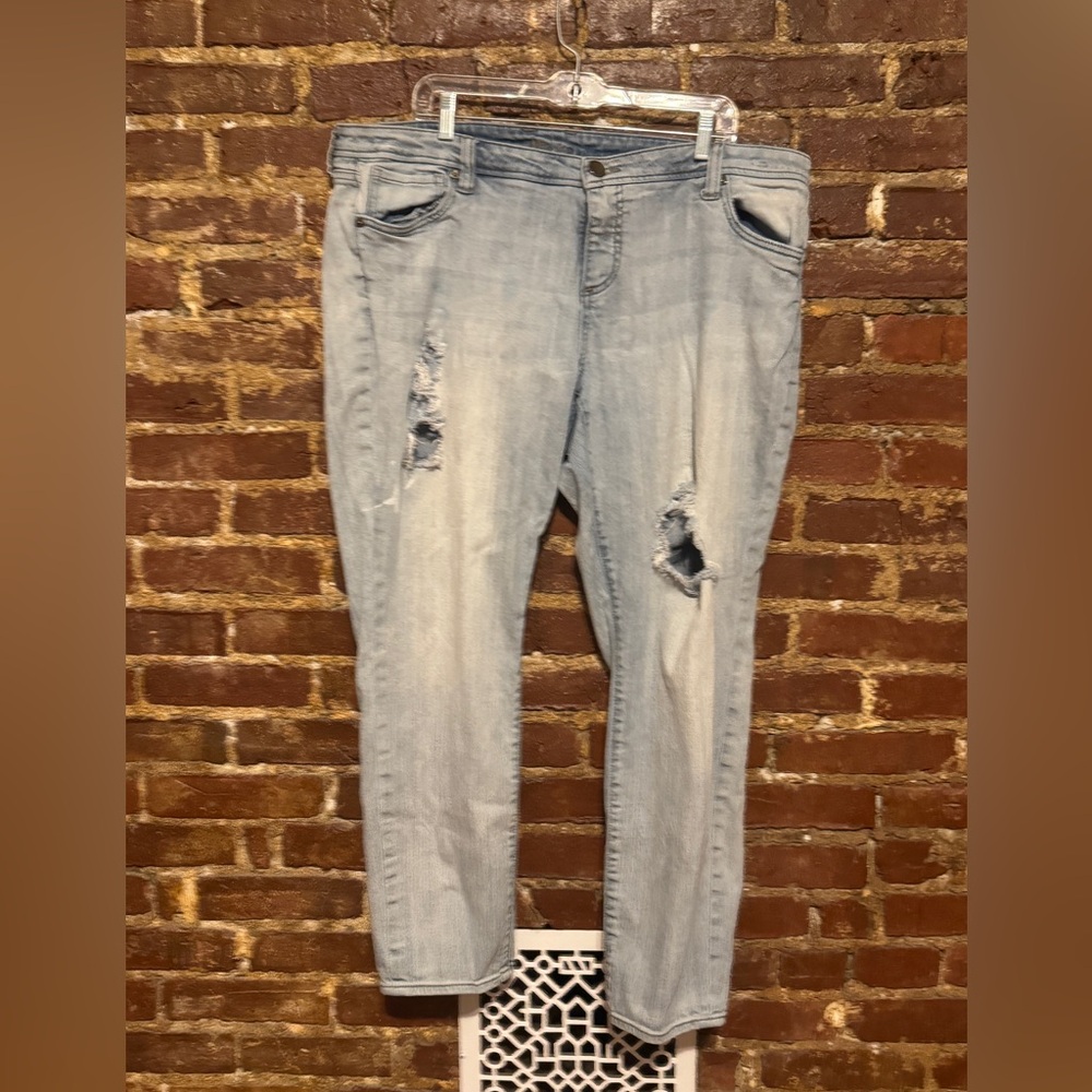 Kut from the Kloth Size 16W Light Blue Distressed Women's Jeans